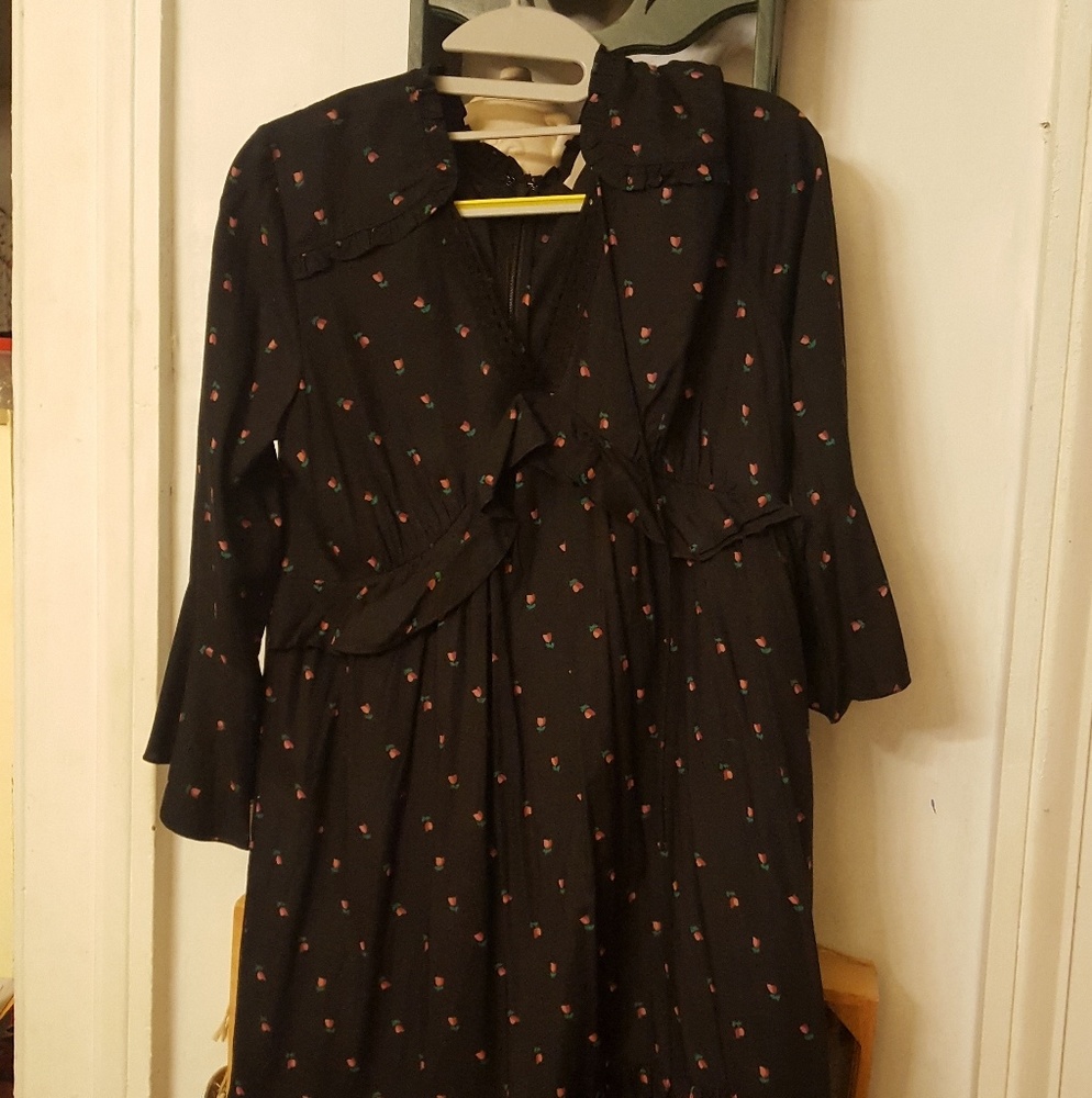 Ann Taylor LOFT black midi dress/ ruffle
